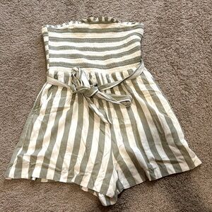 Green & Cream American Eagle Shorts Romper